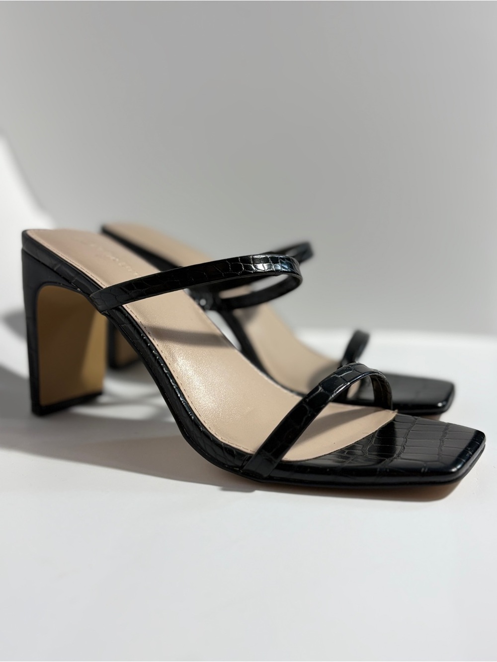THE DROP Avery Black Croc-Embossed Square Toe Two-Strap Sandal Heels - Size 9